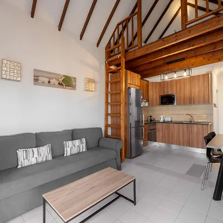 Benny Fanabe - 2 Bed Apartment, Ac, Pool & Parking Appartamento