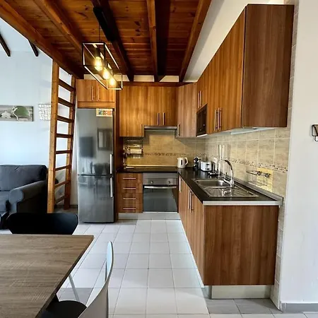 Benny With Garage * Адехе